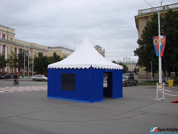 Шатер для летнего кафе 6×6м с крышей пагодой Шатер для летнего кафе 6×6м с крышей пагодой