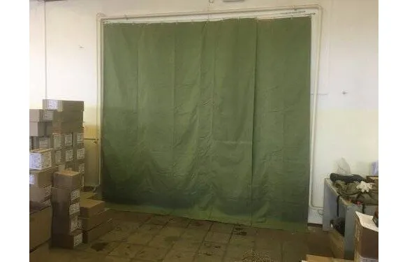 Утеплённая штора в гараж: два простых способа крепления своими руками